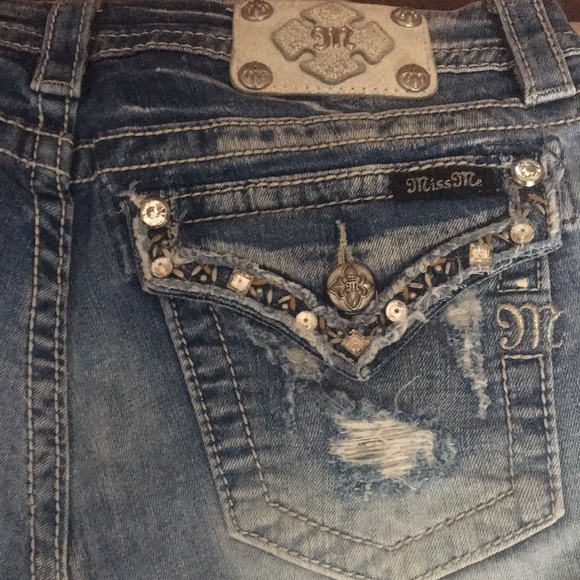 Shorts - Picture 3 of 5